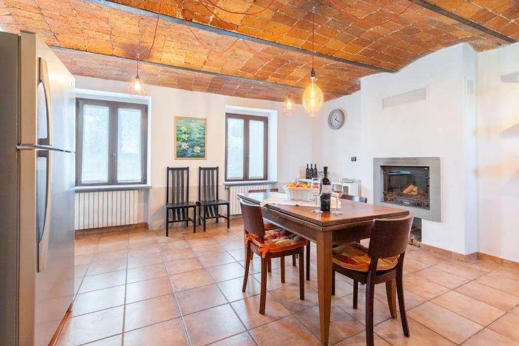 Вілла Cascina Abbona - Cascina Storica A 15 Min. Da Alba Canove Екстер'єр фото
